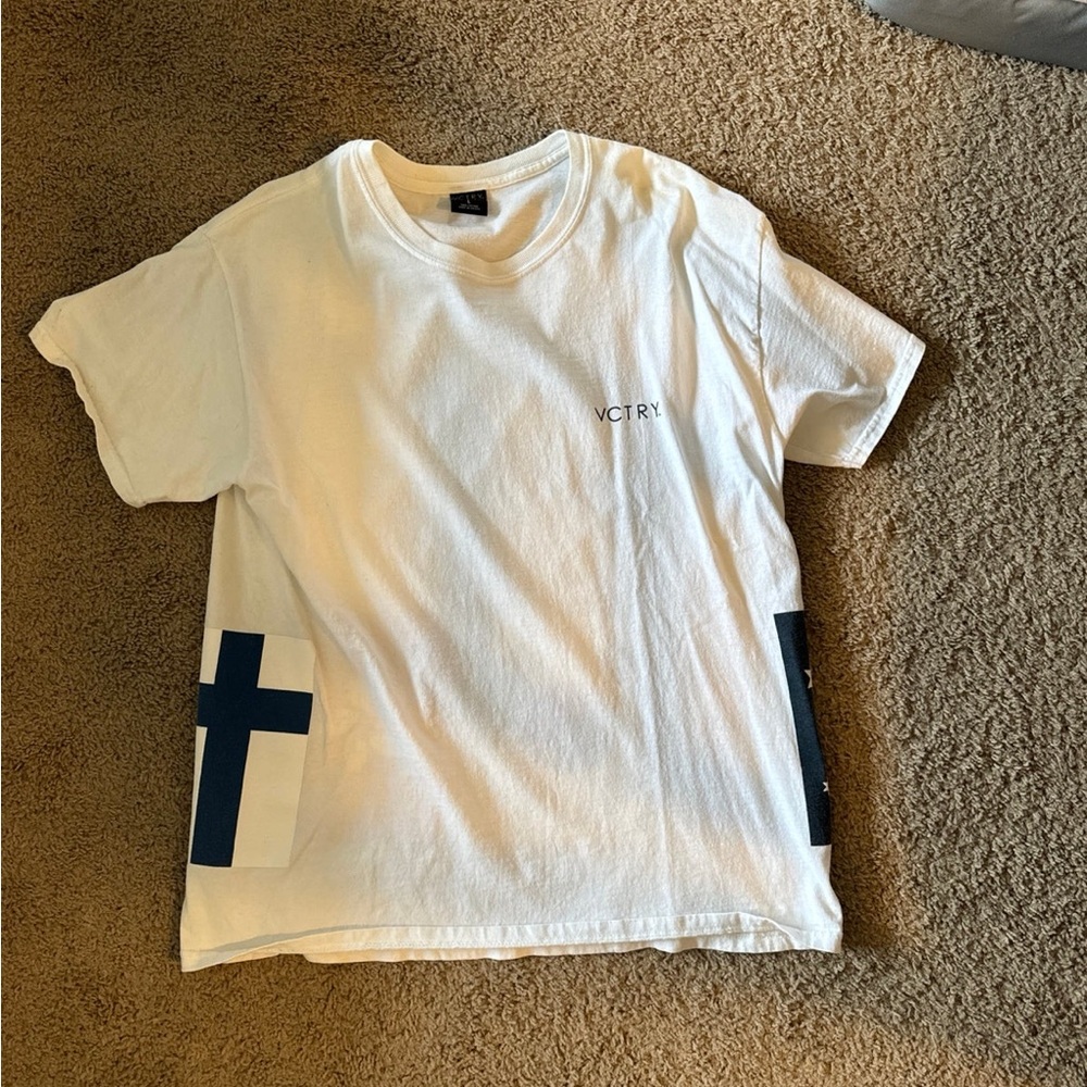 White mens t shirt. Size large